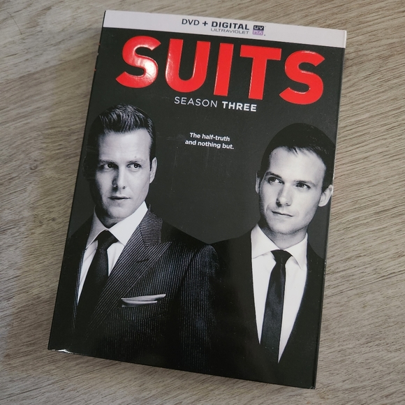 Seasons 1-3 of Suits (DVD) - Picture 3 of 8